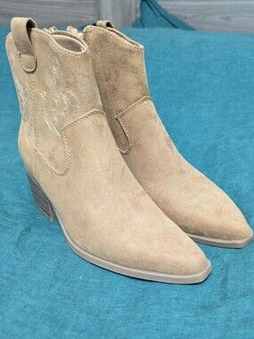 Old Navy Faux Suede Western Ankle Boots | Size 6